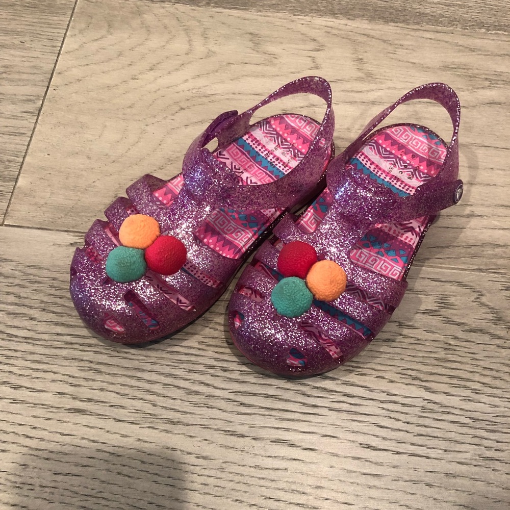 Crocs shoes for girl